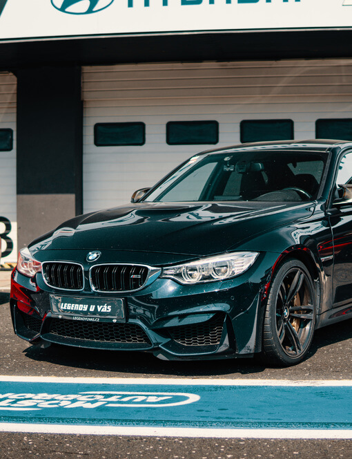 Zážitková jízda na závodním okruhu v BMW